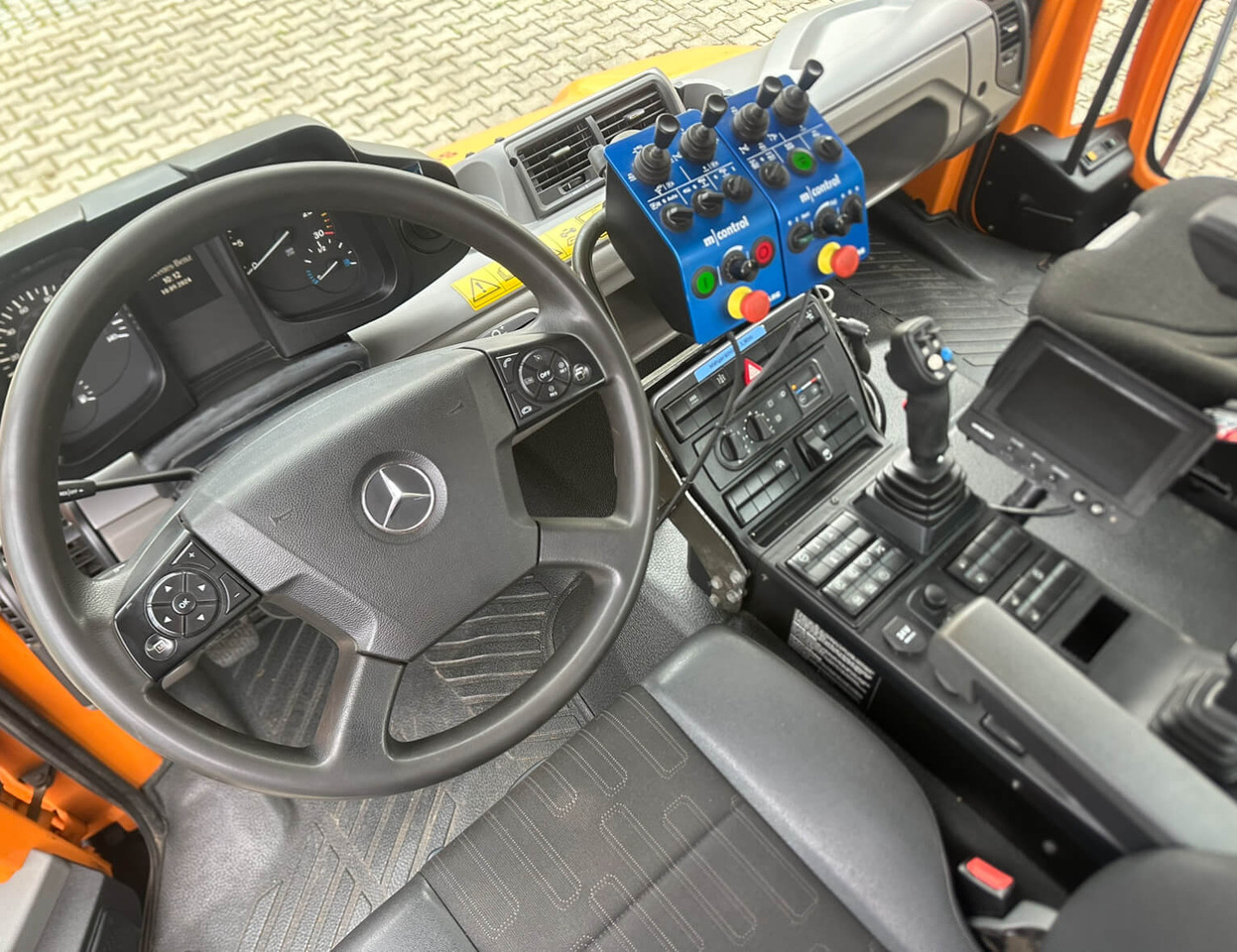 지자체/ 특수 차량 Unimog 530 - U530 405 44301 Mercedes Benz 405 : 사진 6