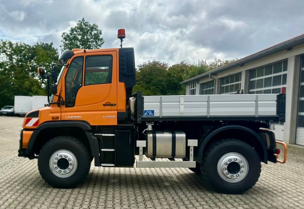 Unimog 530 - U530 405 44301 Mercedes Benz 405 - 지자체/ 특수 차량 : 사진 2 Unimog 530 - U530 405 44301 Mercedes Benz 405 - 지자체/ 특수 차량 : 사진 2