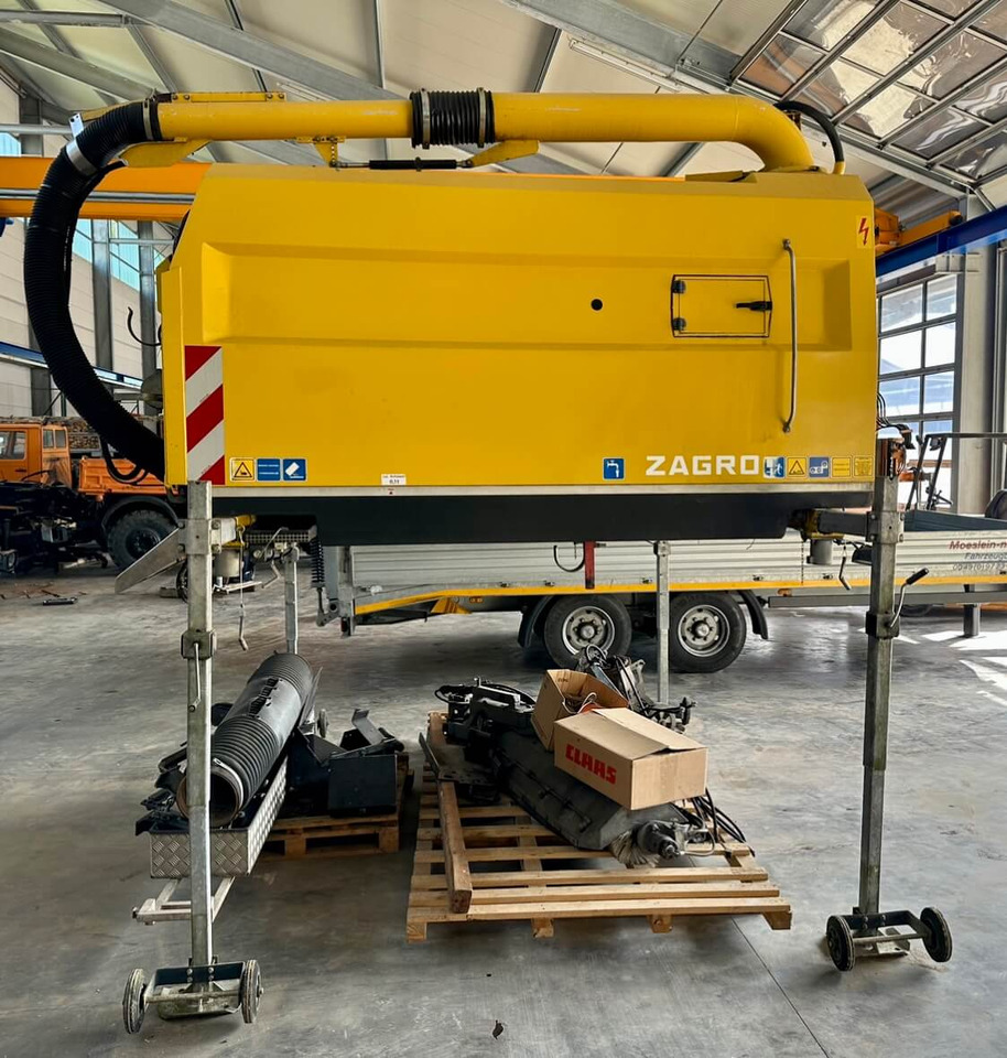 Unimog Aufbaukehrmaschine Trilety SK-370 - 거리 청소 차량 : 사진 3 Unimog Aufbaukehrmaschine Trilety SK-370 - 거리 청소 차량 : 사진 3