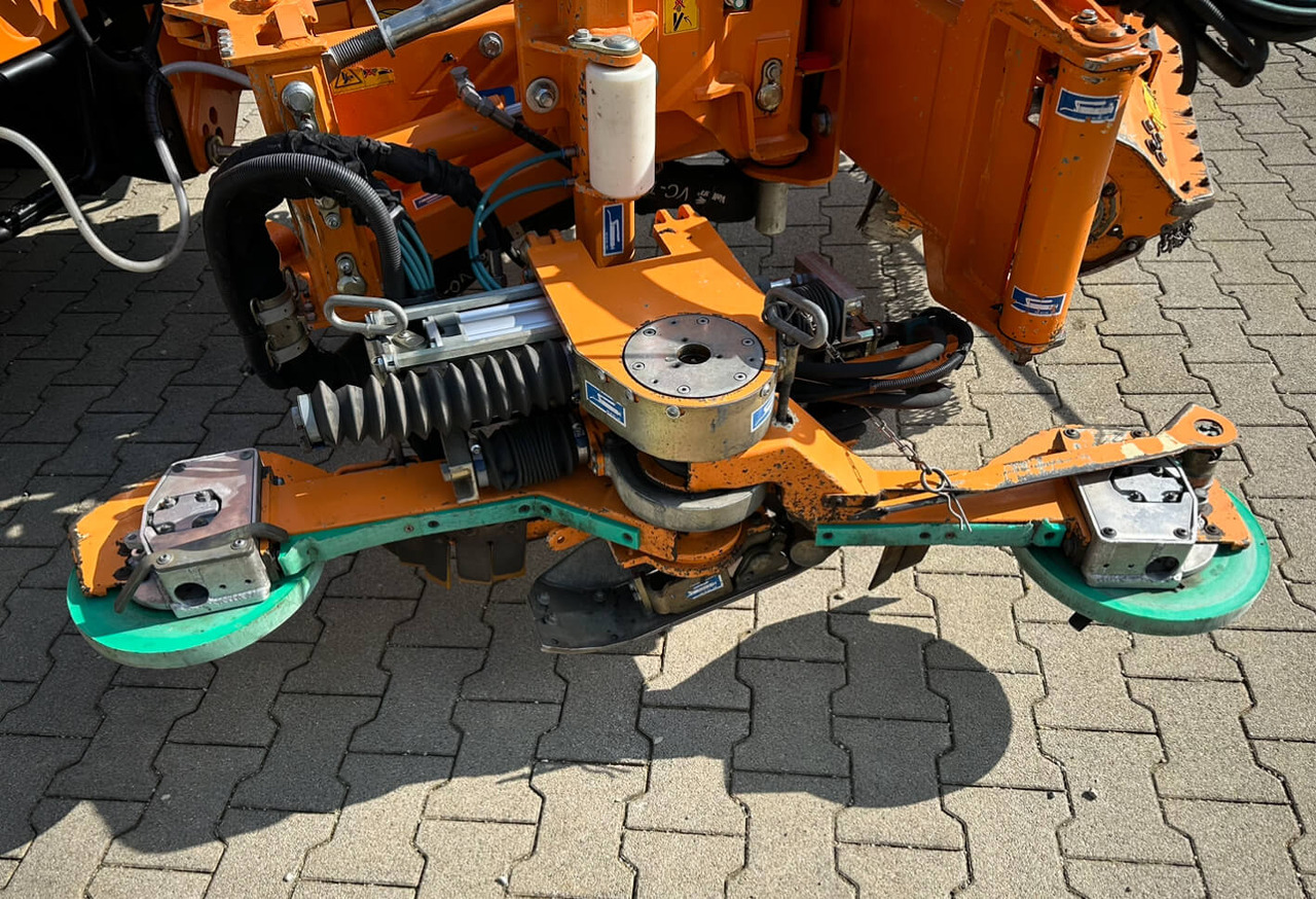 Unimog Leitpfostenausmähgerät / Randstreifenmähger - 붐 모어 : 사진 4 Unimog Leitpfostenausmähgerät / Randstreifenmähger - 붐 모어 : 사진 4