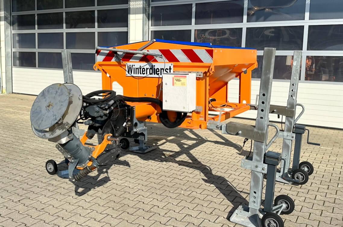 Unimog Salzstreuer KüpperWeisser IMSSN J15012 H - 모래/ 소금 살포기 : 사진 1 Unimog Salzstreuer KüpperWeisser IMSSN J15012 H - 모래/ 소금 살포기 : 사진 1