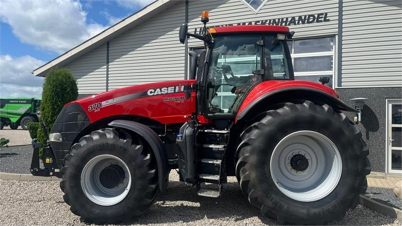 장궤형 트랙터 Case IH Magnum 370 CVX Med fronlift : 사진 16