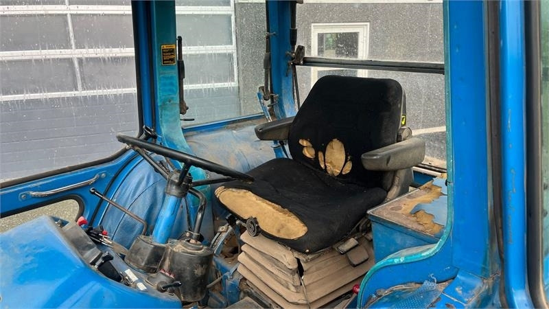 Ford 7610 - 장궤형 트랙터 : 사진 5 Ford 7610 - 장궤형 트랙터 : 사진 5