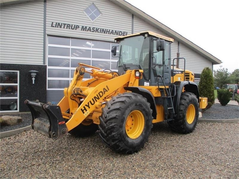 Hyundai 757-9A med 620/75R26 traktor hjul montering på  - 휠 로더 : 사진 4 Hyundai 757-9A med 620/75R26 traktor hjul montering på  - 휠 로더 : 사진 4