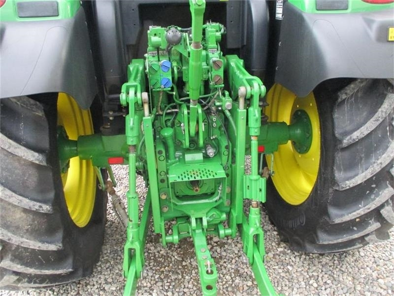 John Deere 6125R AutoPower med frontlæsser - 장궤형 트랙터 : 사진 4 John Deere 6125R AutoPower med frontlæsser - 장궤형 트랙터 : 사진 4