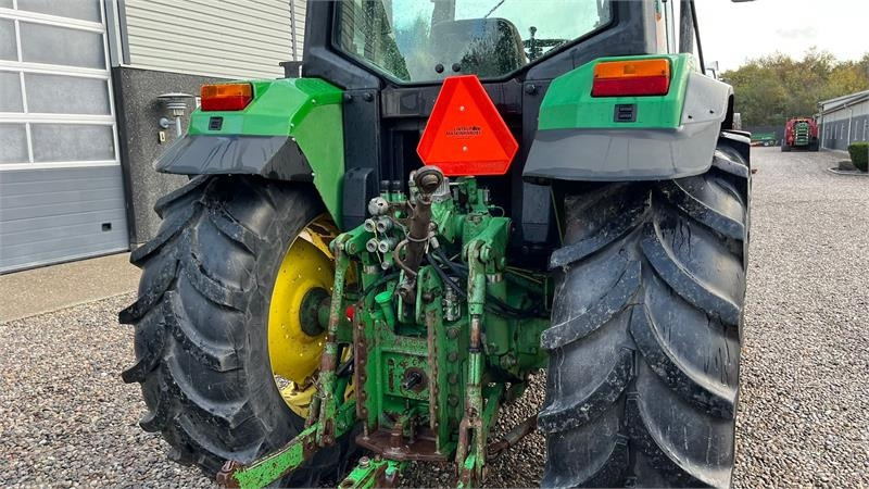 John Deere 6506 Med frontlæsser og vendegear ved rattet - 장궤형 트랙터 : 사진 4 John Deere 6506 Med frontlæsser og vendegear ved rattet - 장궤형 트랙터 : 사진 4