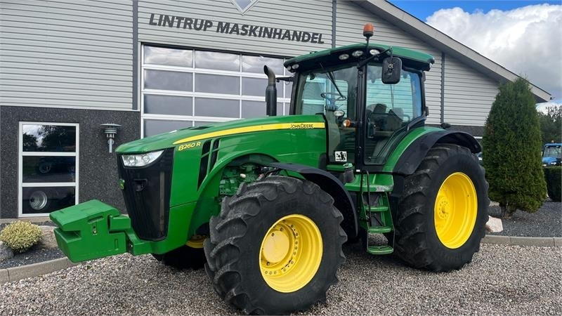 John Deere 8260R - 장궤형 트랙터 : 사진 2 John Deere 8260R - 장궤형 트랙터 : 사진 2