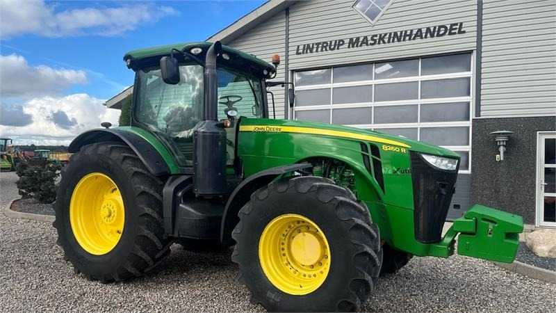장궤형 트랙터 John Deere 8260R : 사진 15 장궤형 트랙터 John Deere 8260R : 사진 15