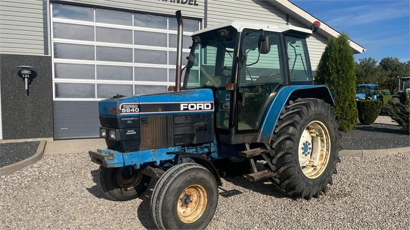 New Holland 5640 SL Dualpower  - 장궤형 트랙터 : 사진 2 New Holland 5640 SL Dualpower  - 장궤형 트랙터 : 사진 2