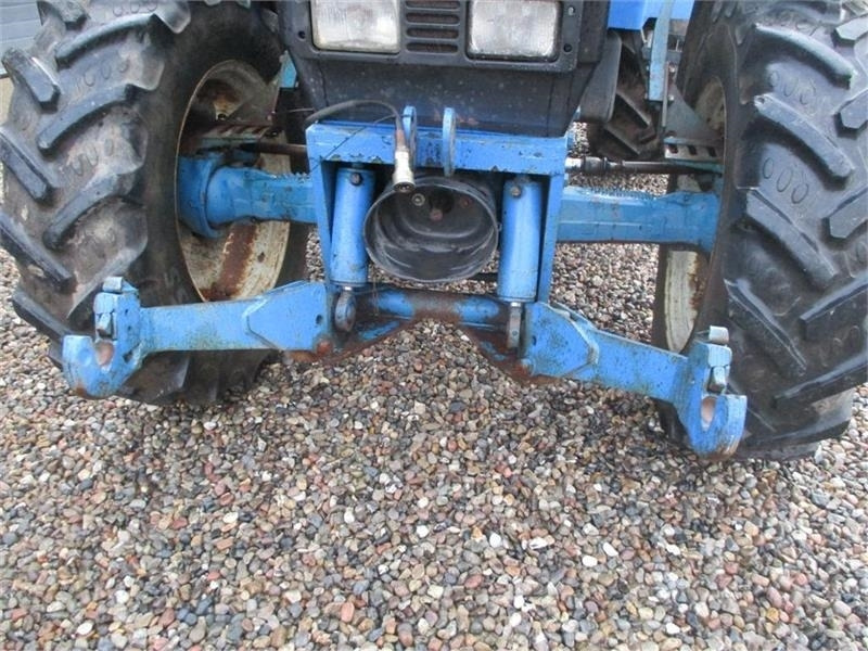 New Holland 8240 SLE Med frontlift og frontPTO - 장궤형 트랙터 : 사진 4 New Holland 8240 SLE Med frontlift og frontPTO - 장궤형 트랙터 : 사진 4