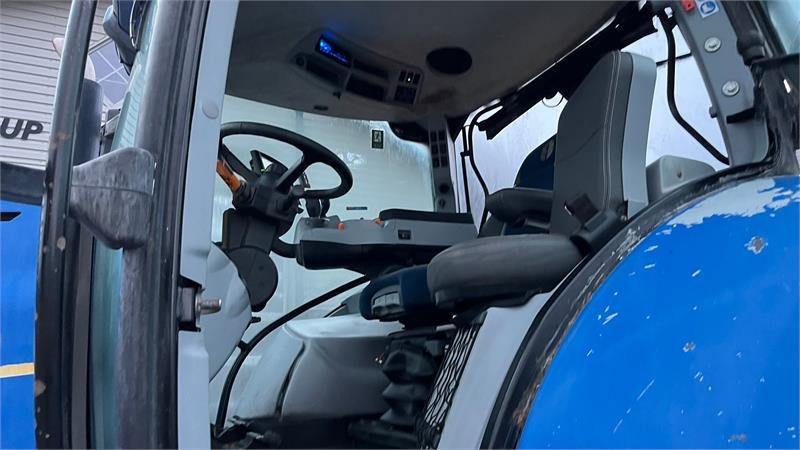 New Holland T7.230 Autocommand med frontlift og nye bagdæk er - 장궤형 트랙터 : 사진 3 New Holland T7.230 Autocommand med frontlift og nye bagdæk er - 장궤형 트랙터 : 사진 3