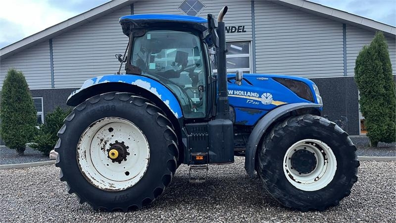 New Holland T7.230 Autocommand med frontlift og nye bagdæk er - 장궤형 트랙터 : 사진 2 New Holland T7.230 Autocommand med frontlift og nye bagdæk er - 장궤형 트랙터 : 사진 2
