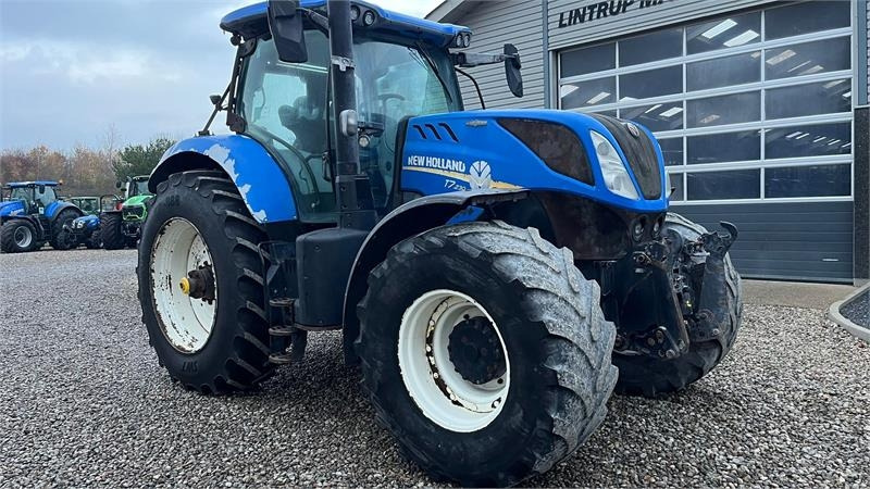 New Holland T7.230 Autocommand med frontlift og nye bagdæk er - 장궤형 트랙터 : 사진 4 New Holland T7.230 Autocommand med frontlift og nye bagdæk er - 장궤형 트랙터 : 사진 4