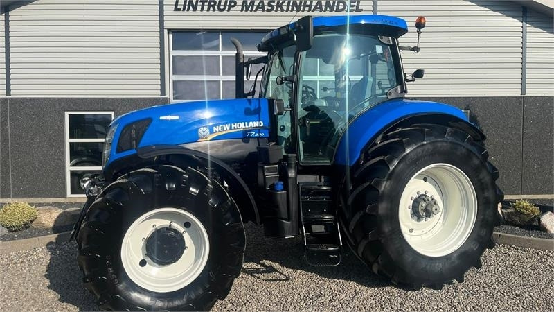 New Holland T7.270 AutoCommand med frontlift - 장궤형 트랙터 : 사진 1 New Holland T7.270 AutoCommand med frontlift - 장궤형 트랙터 : 사진 1