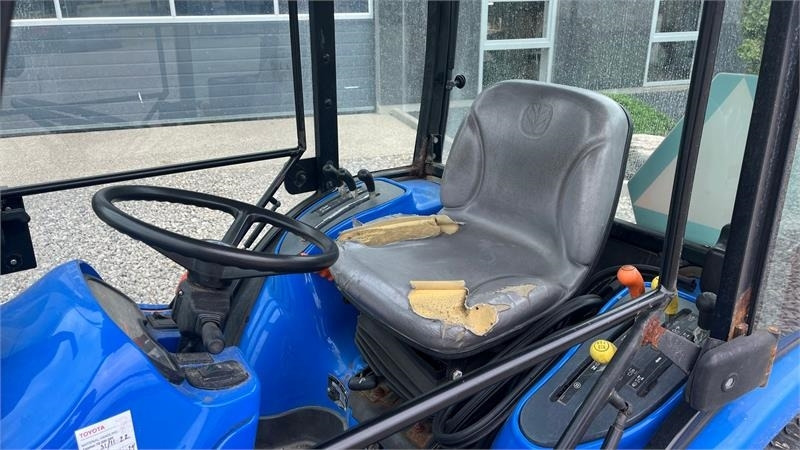New Holland TC35DA - 장궤형 트랙터 : 사진 5 New Holland TC35DA - 장궤형 트랙터 : 사진 5