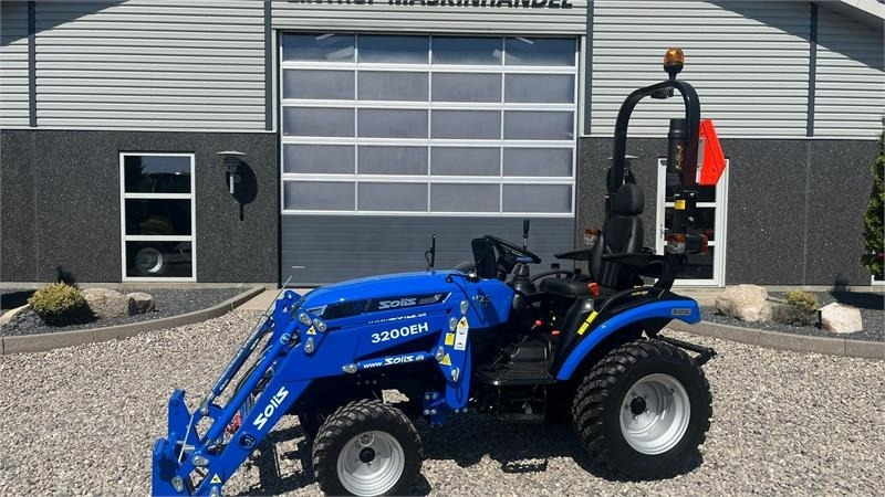 Solis H26 HST Med Frontlæsser og GardenPro dæk - 지자체 트랙터 : 사진 1 Solis H26 HST Med Frontlæsser og GardenPro dæk - 지자체 트랙터 : 사진 1