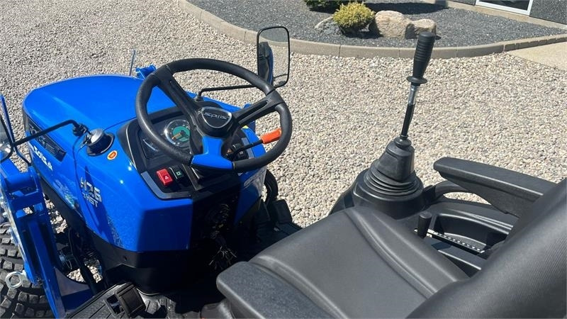 Solis H26 HST Med Frontlæsser og GardenPro dæk - 지자체 트랙터 : 사진 5 Solis H26 HST Med Frontlæsser og GardenPro dæk - 지자체 트랙터 : 사진 5