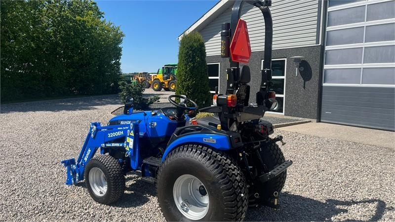 Solis H26 HST Turfdæk og Frontlæsser - 장궤형 트랙터 : 사진 3 Solis H26 HST Turfdæk og Frontlæsser - 장궤형 트랙터 : 사진 3