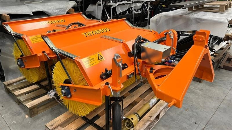 Thyregod TK 1600 PTO, med hydraulisk sving. - 빗자루 : 사진 1 Thyregod TK 1600 PTO, med hydraulisk sving. - 빗자루 : 사진 1