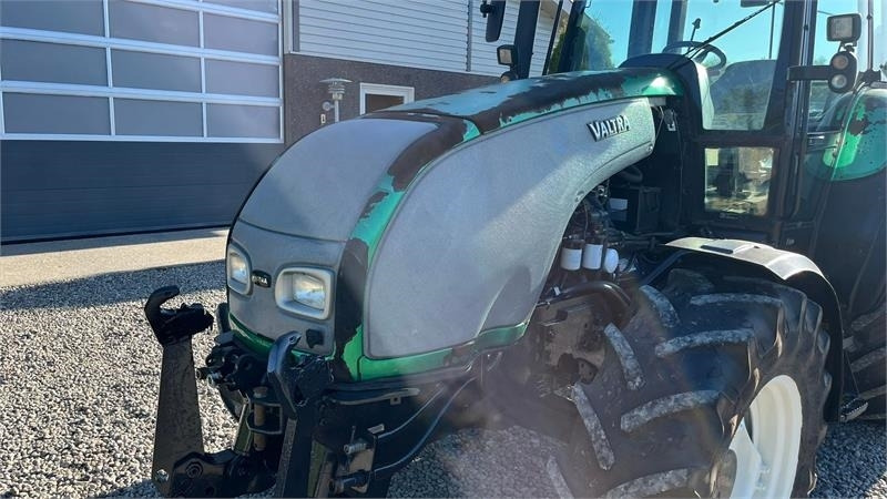 Valtra T130 med 3.5ton frontlift - 장궤형 트랙터 : 사진 4 Valtra T130 med 3.5ton frontlift - 장궤형 트랙터 : 사진 4