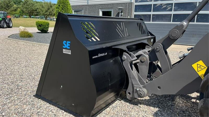 Volvo 4m3 skovl med Volvo beslag på. Den er 2.75m bred - 휠 로더 : 사진 4 Volvo 4m3 skovl med Volvo beslag på. Den er 2.75m bred - 휠 로더 : 사진 4