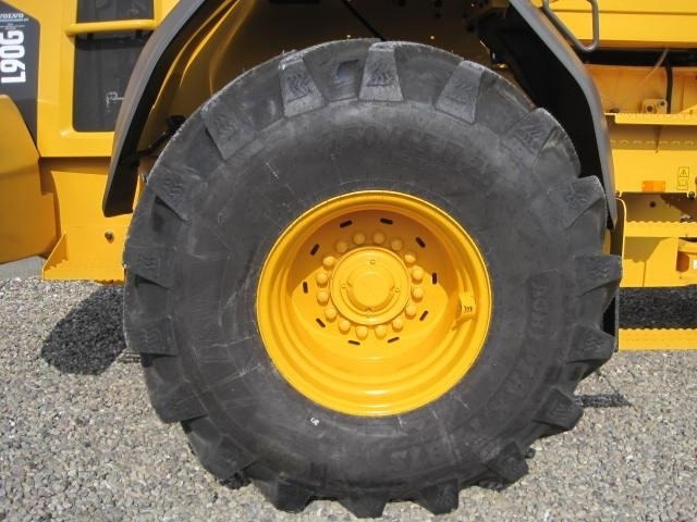 Volvo 750/65R26 Traktor hjul - 휠 로더 : 사진 1 Volvo 750/65R26 Traktor hjul - 휠 로더 : 사진 1