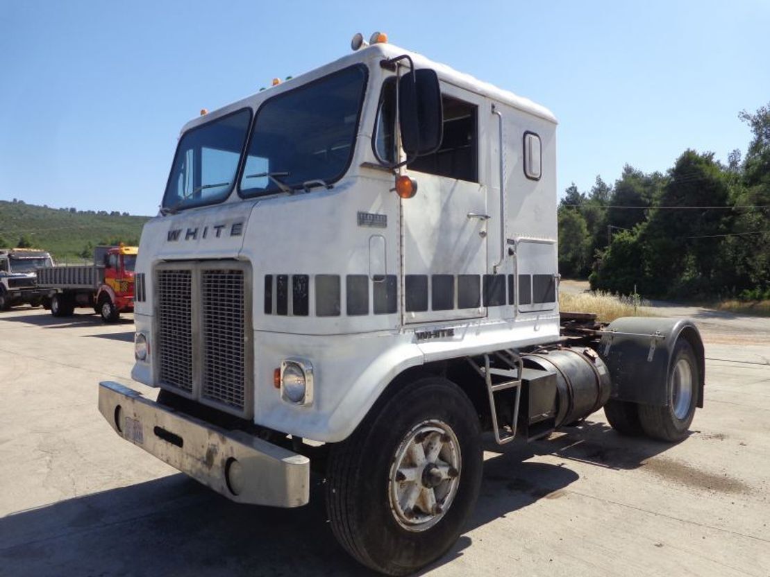 White WHITE (4X2) TYPE : RC 42B 06 - 트랙터 유닛 : 사진 1 White WHITE (4X2) TYPE : RC 42B 06 - 트랙터 유닛 : 사진 1