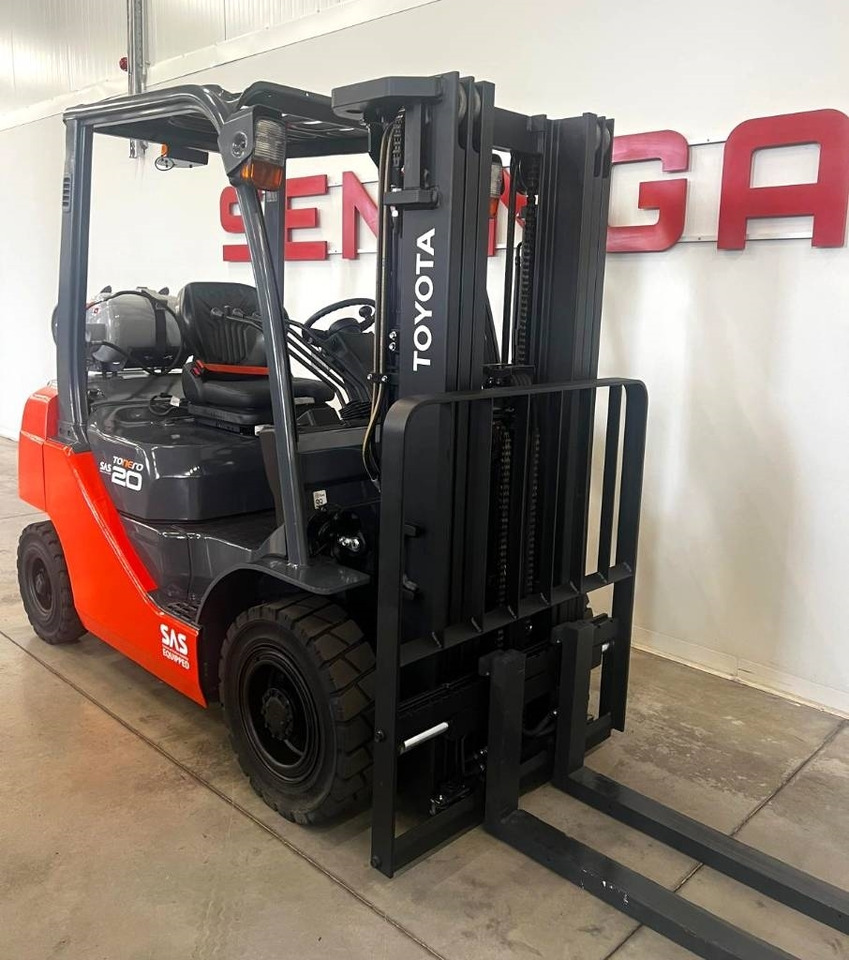 Toyota 10831 8FGF20 - LPG 지게차 : 사진 4 Toyota 10831 8FGF20 - LPG 지게차 : 사진 4