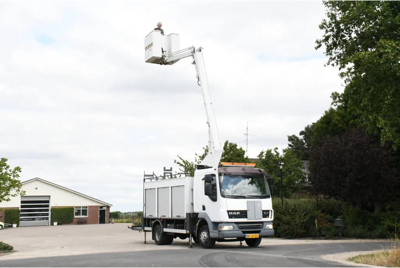 DAF LF 45.160 ARBEITSBUHNE/SKYWORKER/HOOGWERKER!!EURO4!! CUSTERS!! - 트럭 : 사진 1 DAF LF 45.160 ARBEITSBUHNE/SKYWORKER/HOOGWERKER!!EURO4!! CUSTERS!! - 트럭 : 사진 1