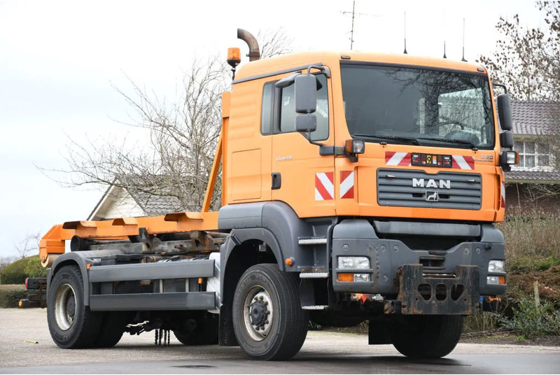 MAN TGA 18.350 4X4 BL HAAKARM/HOOKLIFT/ABROLLER!!KOMMUNAL!! - 후크 리프트 트럭 : 사진 1 MAN TGA 18.350 4X4 BL HAAKARM/HOOKLIFT/ABROLLER!!KOMMUNAL!! - 후크 리프트 트럭 : 사진 1