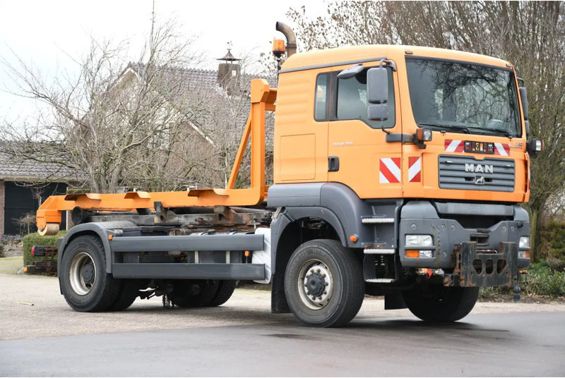MAN TGA 18.350 4X4 BL HAAKARM/HOOKLIFT/ABROLLER!!KOMMUNAL!! - 후크 리프트 트럭 : 사진 2 MAN TGA 18.350 4X4 BL HAAKARM/HOOKLIFT/ABROLLER!!KOMMUNAL!! - 후크 리프트 트럭 : 사진 2
