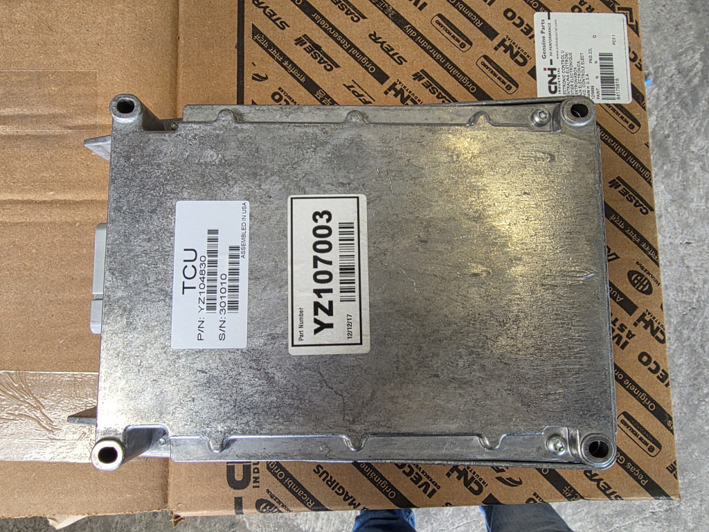 Case 84175818 - ECU 건설기계 용 : 사진 2 Case 84175818 - ECU 건설기계 용 : 사진 2