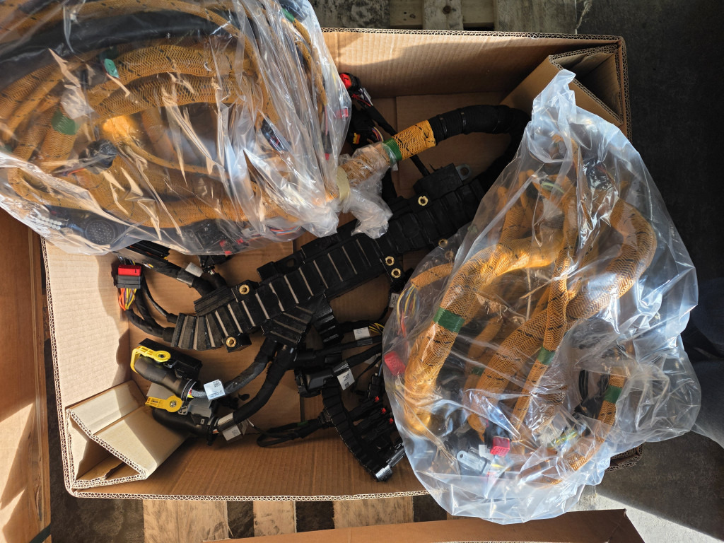 Caterpillar 6341687 - 케이블/ 와이어 하니스 건설기계 용 : 사진 2 Caterpillar 6341687 - 케이블/ 와이어 하니스 건설기계 용 : 사진 2