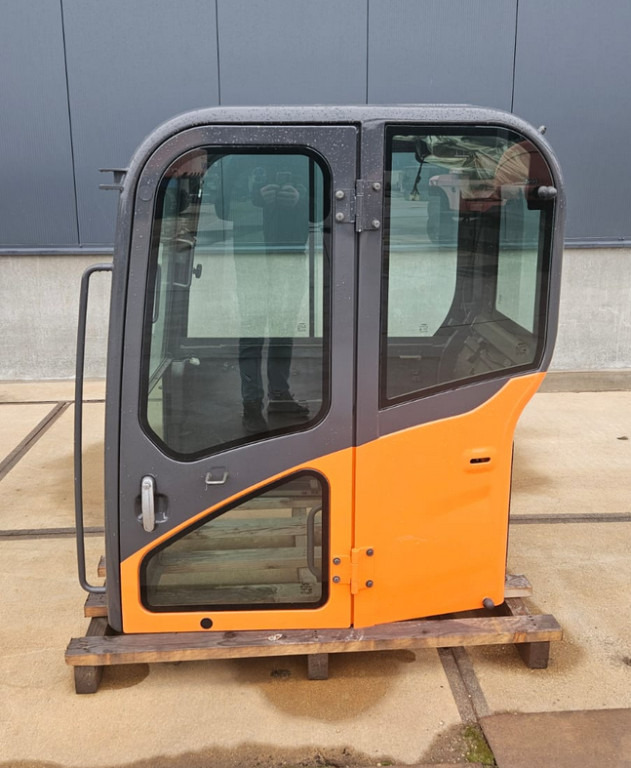 Doosan 220101-00070 - 220101-00074 - 운전실 건설기계 용 : 사진 1 Doosan 220101-00070 - 220101-00074 - 운전실 건설기계 용 : 사진 1