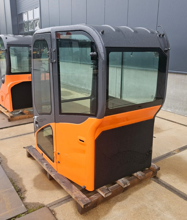 Doosan 220101-00070 - K1041550 - 운전실 건설기계 용 : 사진 3 Doosan 220101-00070 - K1041550 - 운전실 건설기계 용 : 사진 3