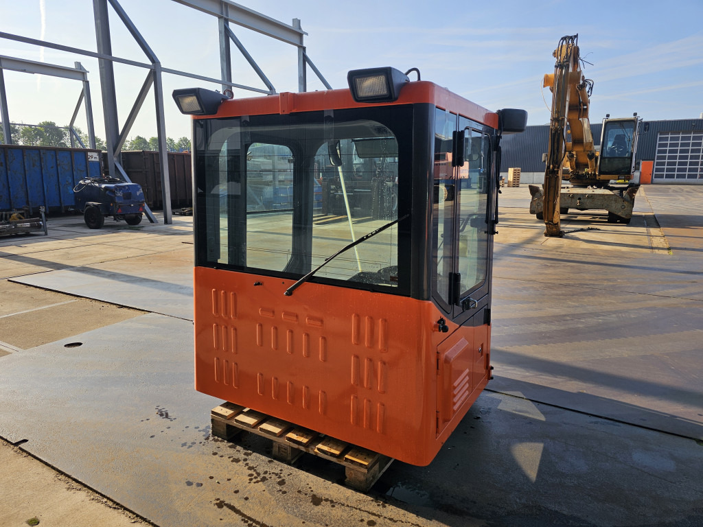 Doosan 220101-00071B - K1005556K - 운전실 건설기계 용 : 사진 5 Doosan 220101-00071B - K1005556K - 운전실 건설기계 용 : 사진 5