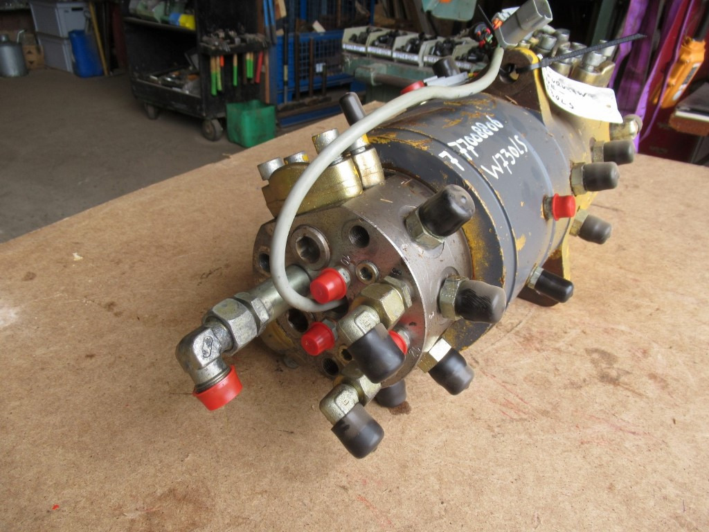 Furukawa W730LS - - 유압 건설기계 용 : 사진 4 Furukawa W730LS - - 유압 건설기계 용 : 사진 4