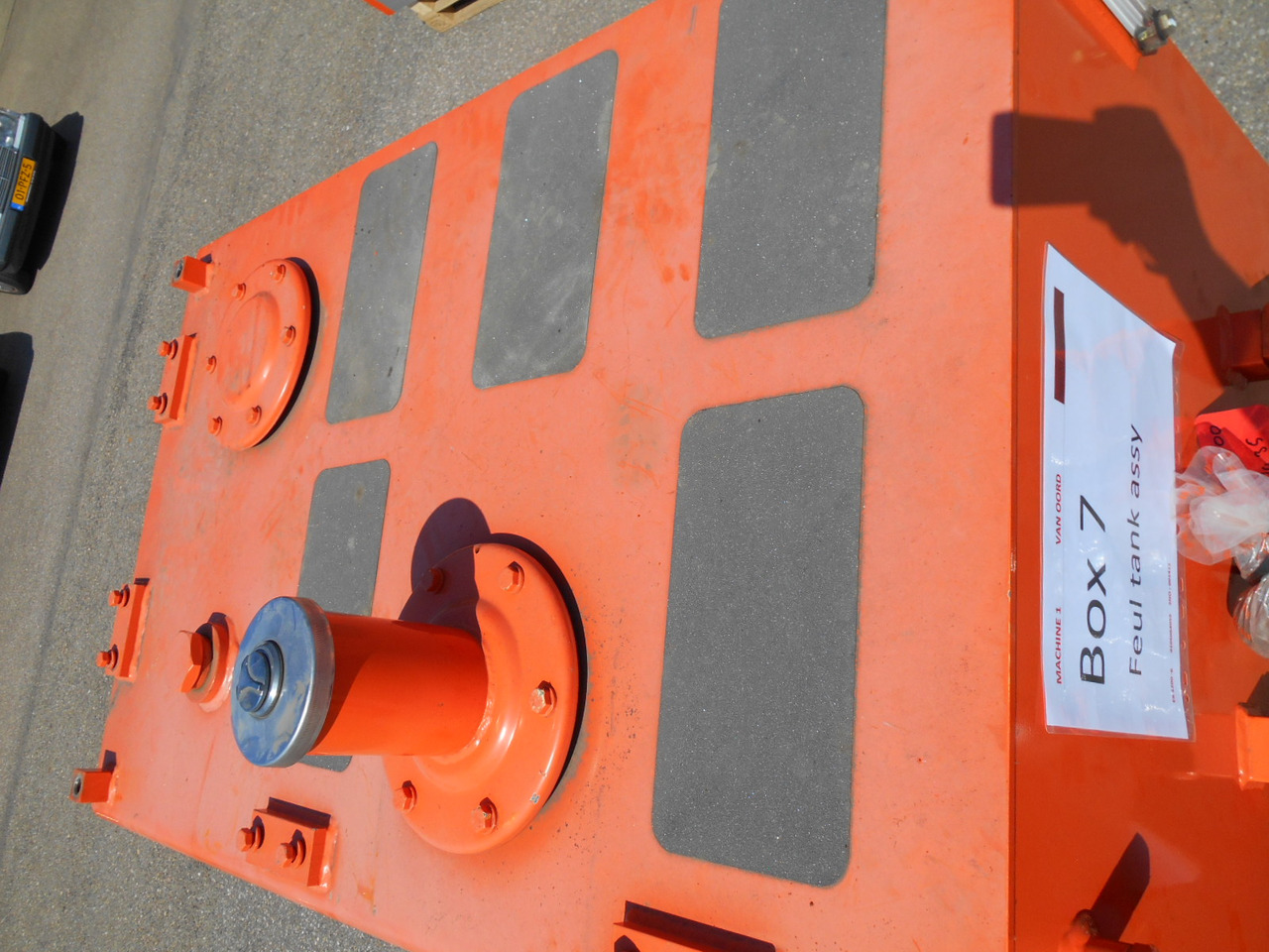 Hitachi 927877 - 9278777 - 연료 탱크 건설기계 용 : 사진 1 Hitachi 927877 - 9278777 - 연료 탱크 건설기계 용 : 사진 1