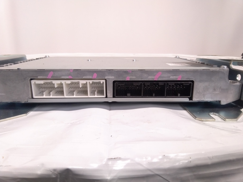 Hitachi YA60030039 - ECU 건설기계 용 : 사진 2 Hitachi YA60030039 - ECU 건설기계 용 : 사진 2