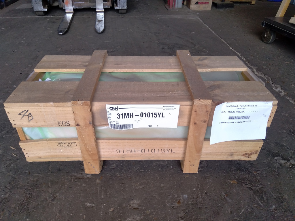 New Holland 31MH-01015YL - 유압 탱크 건설기계 용 : 사진 2 New Holland 31MH-01015YL - 유압 탱크 건설기계 용 : 사진 2