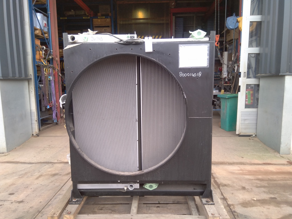 New Holland LS05P00054F1 - 오일 쿨러 건설기계 용 : 사진 2 New Holland LS05P00054F1 - 오일 쿨러 건설기계 용 : 사진 2