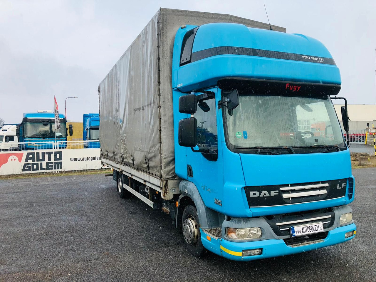 DAF LA LF45.220 G12 - 커튼사이더 트럭 : 사진 2 DAF LA LF45.220 G12 - 커튼사이더 트럭 : 사진 2
