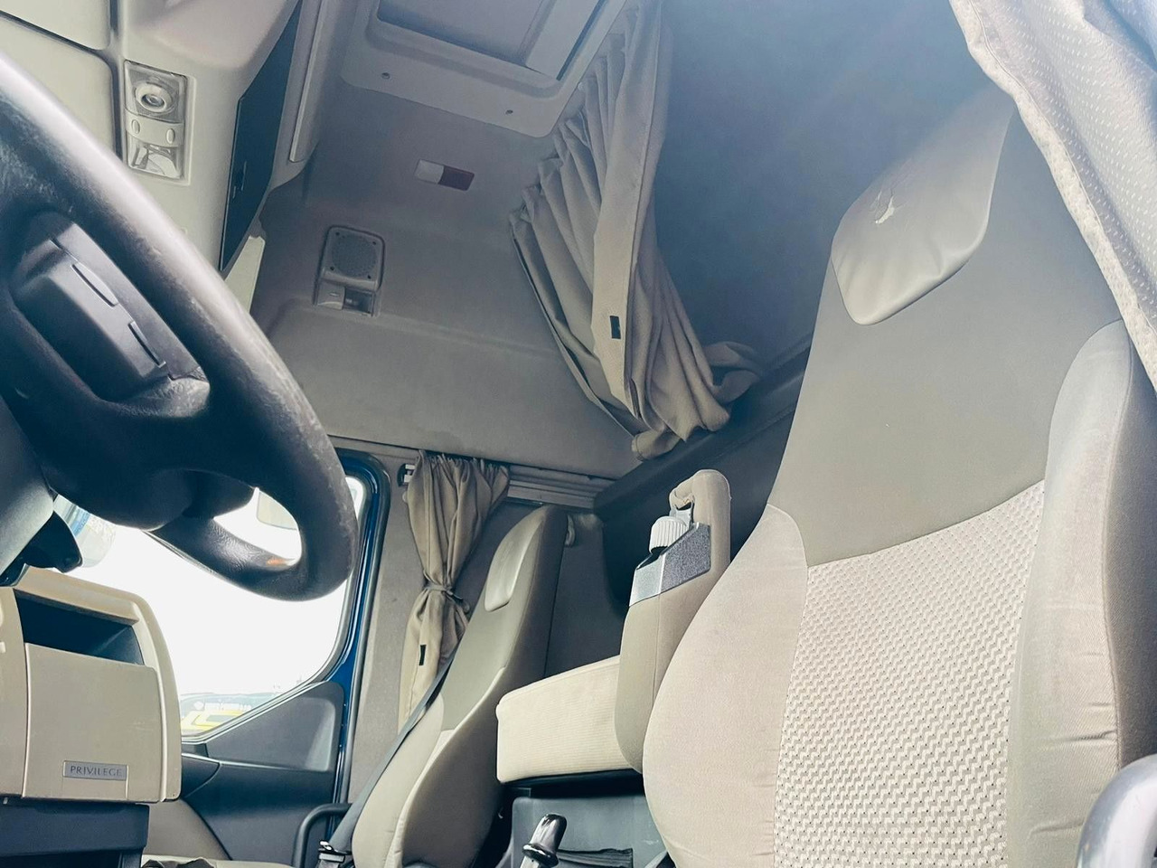 커튼사이더 트럭 Renault Premium 460 P6X2 EEV : 사진 13 커튼사이더 트럭 Renault Premium 460 P6X2 EEV : 사진 13