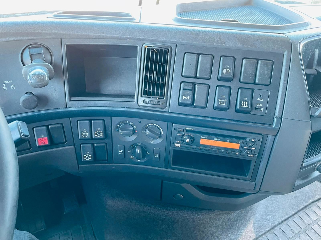 트랙터 유닛 Volvo FH13 420 MEGA : 사진 10