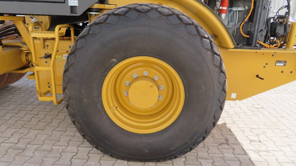 리스  Caterpillar CS13 Caterpillar CS13 : 사진 12