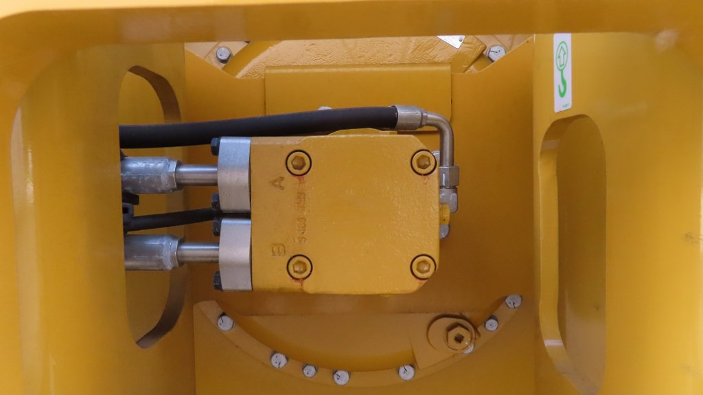 리스  Caterpillar CS13 Caterpillar CS13 : 사진 13