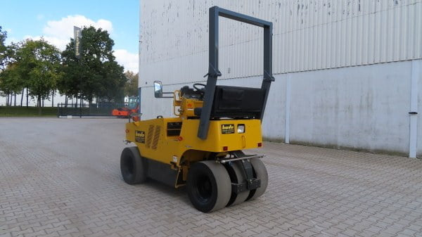 Sakai TS 160-2 - 공압 롤러 : 사진 4 Sakai TS 160-2 - 공압 롤러 : 사진 4