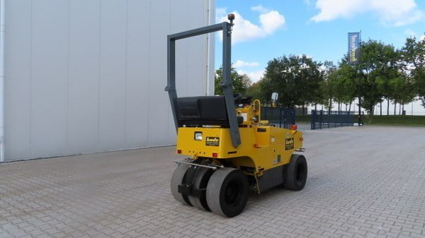 Sakai TS 160-3 - 공압 롤러 : 사진 2 Sakai TS 160-3 - 공압 롤러 : 사진 2
