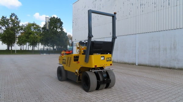 Sakai TS 160-3 - 공압 롤러 : 사진 4 Sakai TS 160-3 - 공압 롤러 : 사진 4