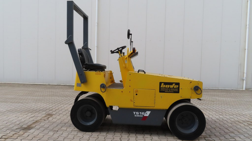 Sakai TS 160 - 공압 롤러 : 사진 1 Sakai TS 160 - 공압 롤러 : 사진 1